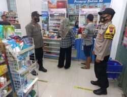 Berikan Rasa Aman Masyarakat, Polsek Karanganyar Demak Patroli Di Minimarket