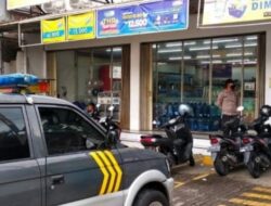 Cegah Curanmor Dan Curhelm, Unit Samapta Polsek Sidomukti Patroli Di Indomaret Jl. A. Yani Salatiga