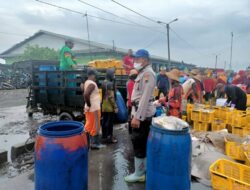 Antisipasi Gangguan Kamtibmas Satpolairud Polres Rembang Patroli Ditempat Pelelangan Ikan