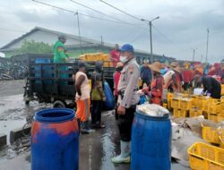 Cegah Gangguan Kamtibmas Satpolairud Polres Rembang Patroli Di Sekitar TPI