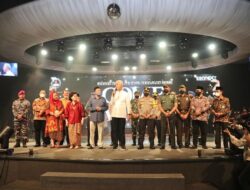 Ganjar Pranowo Didampingi Kapolda dan Pangdam Sapa Umat Kristiani di Sela Ibadah Perayaan Natal di Kota Semarang