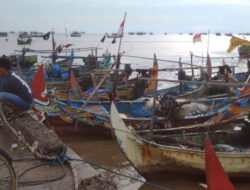 Gelombang Tinggi, Nelayan Tradisional Dukuhseti Kabupaten Pati Tak Berani Melaut