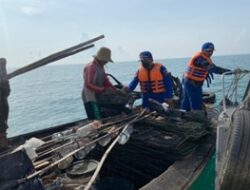 Sambangi Kelompok Nelayan, Sat Polairud Polres Rembang Ajak Jaga Keamanan Perairan Tasik Agung