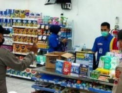 Patroli Polsek Sidomukti Sambangi Pertokoan Indomaret, Jaga Kondusifitas Kamtibmas