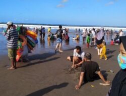 Jelang Akhir Tahun, Objek Wisata Pantai Pangandaran Diserbu Wisatawan