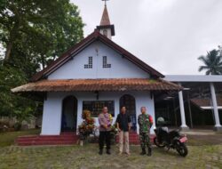 Jelang Natal Bhabinkamtibmas Ngampin Patroli Dialogis Gereja di wilayah binaannya