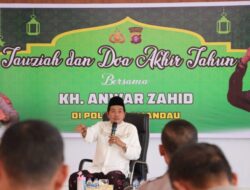 KH. Anwar Zahid Berikan Tausiah di Polres Lamandau Guna Bekali anggota dalam Tugas