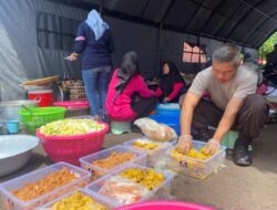 Kabid Humas Polda Jabar : Polri Tetap Jaga Kebutuhan Gizi Dan Kualitas Makanan Bagi Korban Gempa Cianjur Di Dapur Umum