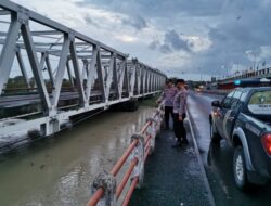 Kapolsek Karanganyar Monitoring Debit Air Sungai Wulan, Antisipasi Banjir