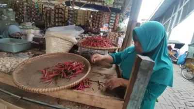 Menjelang Natal, Harga Cabai di Pasar Banjarnegara Makin Pedas