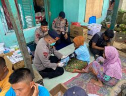 Polri Lakukan Penyuluhan Kesehatan Dan Pembersihan Di Tenda Pengungsian Korban Gempa Cianjur