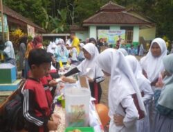 Prihatin Talut Sekolah Longsor, Siswa SDN 2 Gunungjati Banjarnegara Tetap Semangat Gelar Market Day