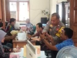 Bhabinkamtibmas Sosialisasikan Applikasi Polri Super APP Presisi di Kelurahan Kalicacing