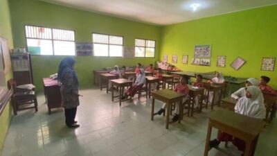 Tembok Sekolah Rusak akibat Tanah Gerak, Guru dan Siswa SD di Banjarnegara Ini Cemas