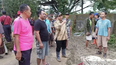 1.000 sak limbah batubara didatangkan bangun talut darurat di Semarang