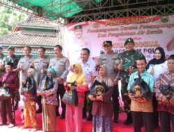 Kunker Di Blora Jawa Tengah, Kabareskrim Polri Resmikan Pembangunan Sarana Air Bersih Dan Bansos