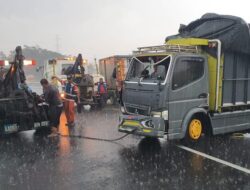 7 Kendaraan Terlibat Laka Karambol di Tol Ungaran-Semarang
