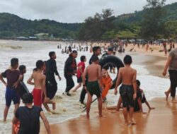Aksi Heroik Personel Brimob Polda Kalbar Selamatkan Anak Tenggelam Di Pantai Pasir Panjang