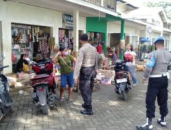 Sambangi Pasar Patroli Anggota Polsek Sale Beri Himbauan Kamtibmas