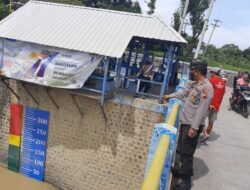Antisipasi Banjir, Kapolsek Karangawen Cek Bendungan Sungai di Desa Jragung