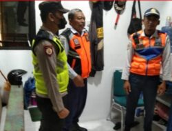 Antisipasi adanya Gangguan Kamtibmas Patroli Polsek Tingkir Sambang Ke Terminal Salatiga