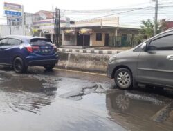 Banjir Hampir Sepekan, Jalan Kaligawe Semarang Semakin Rusak dan Berlubang