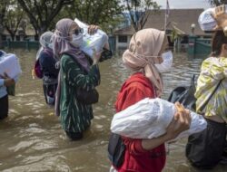 Pengungsi Banjir Semarang Mulai Terserang Wabah Diare dan Gatal-Gatal