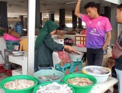 Banjir Semarang Turut Pengaruhi Pembeli di Pasar Ikan Tambak Lorok Semarang