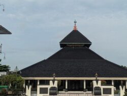 Curhatan Netizen Ditarik Retribusi Saat Ibadah di Masjid Agung Demak