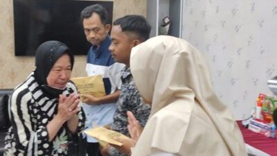 Di Pati, Mensos Risma Santuni Ahli Waris 3 Korban Tewas Banjir Kota Semarang