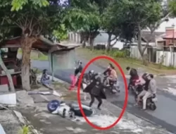 Viral Video Gangster Bawa Arit Serang Rumah di Cinde Semarang