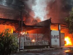 Gudang Tiner di Semarang Terbakar Hebat, Terdengar Suara Ledakan