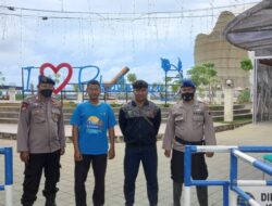 Hari Libur, Satpolairud Polres Pekalongan Kota Patroli di Objek Wisata Pantai Pasir Kencana