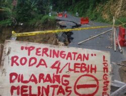 Hati-hati! Jalan di Pegunungan Kendeng Kayen-Pati Longsor