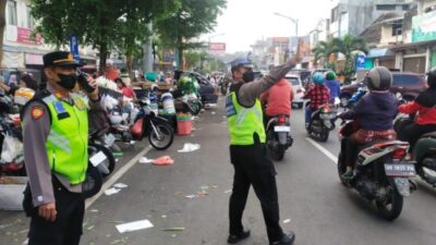 Hindari Berputar Dan Memarkir Kendaraan Di Bahu Jalan, Pesan Anggota Polsek Tingkir