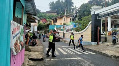 Hindari Memutar Dan Memarkir Kendaraan Secara Sembarangan, Pesan Anggota Polsek Tingkir