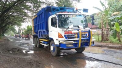 Jalan Jakenan-Winong Pati Rusak Parah Usai Banjir