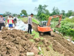 Kapolsek Kebonagung Bersama Jajaran Cek Tanggul Longsor