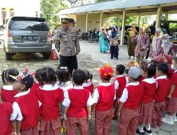 Kapolsek Sale Rembang Isi Acara Polisi Sahabat Anak di Mapolsek Sale
