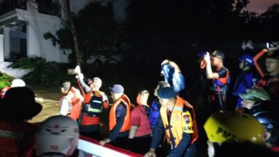 Semarang Lagi-lagi Dilanda Banjir Besar, Warga Dinar Mas Butuh Pertolongan