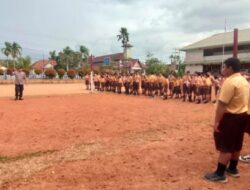 Latihan Perdana Pramuka SMPS Karya Budi, Personil Polres Kapuas Hulu Kalbar Berikan Materi