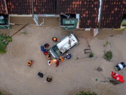 Level Air di Tanggul Naik, Alarm Banjir Banjir Kanal Timur Semarang Berbunyi Kencang