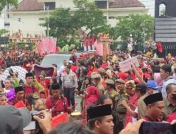 Megawati Hadiri Pelantikan Walkot Semarang Disambut Rebana dan Barongsai