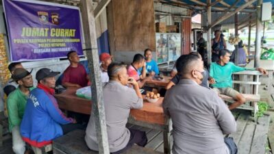 Melalui “Jumat Curhat” Kapolsek Kawasan Pelabuhan Sukabangun Tampung Curhatan Warga Pelabuhan Pelindo