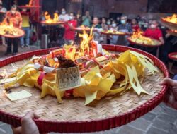 Melihat Prosesi Ritual Sang-Sin di Semarang
