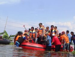 Menteri Sosial Kunjungi Lokasi Banjir Pati, Kirim Logistik dan Santunan serta Cek Dapur Umum