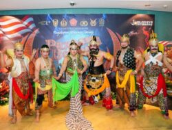 Panglima, Kapolri dan Kepala Staf Main Wayang Orang: Lestarikan Budaya Perkokoh Sinergitas TNI-Polri