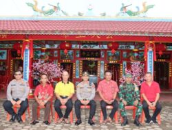 Pantau Langsung, Kapolres Tinjau Klenteng Tri Dharma Thian Siang Tie Perayaan Tahun Baru Imlek 2023.