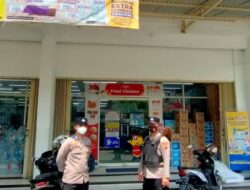 Patroli Kewilayahan Saat Libur Panjang, Polsek Demak Kota Sambangi Minimarket