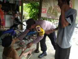 Bhabinkamtibmas Polsek Dempet Bantu Warga Kurang Mampu Di Desa Binaan